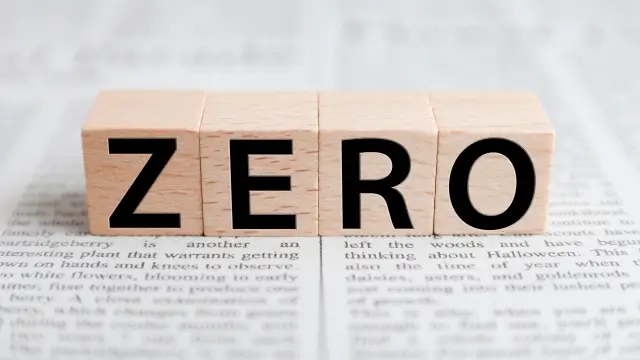 ZEROと書かれたブロック