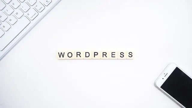 WordPressと表示されたパソコンとスマホ