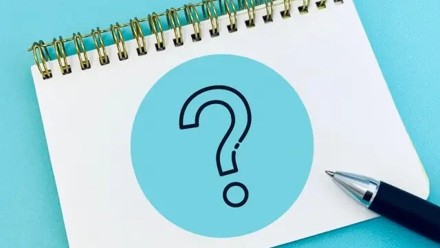 紙に書かれたクエスチョンマーク